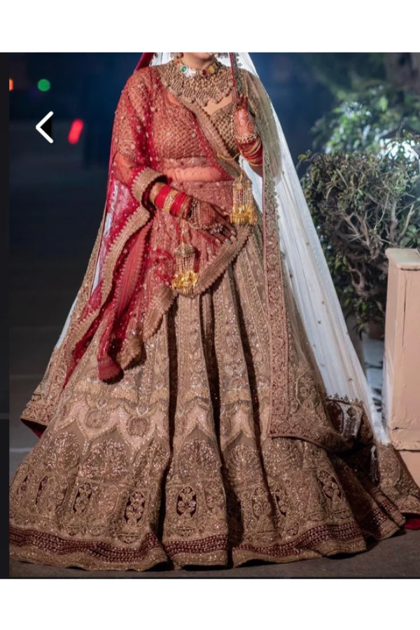 Aashni & Co. beige bridal lehenga