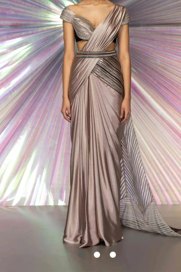 AMIT AGGARWAL METALLIC SAREE - Image 2