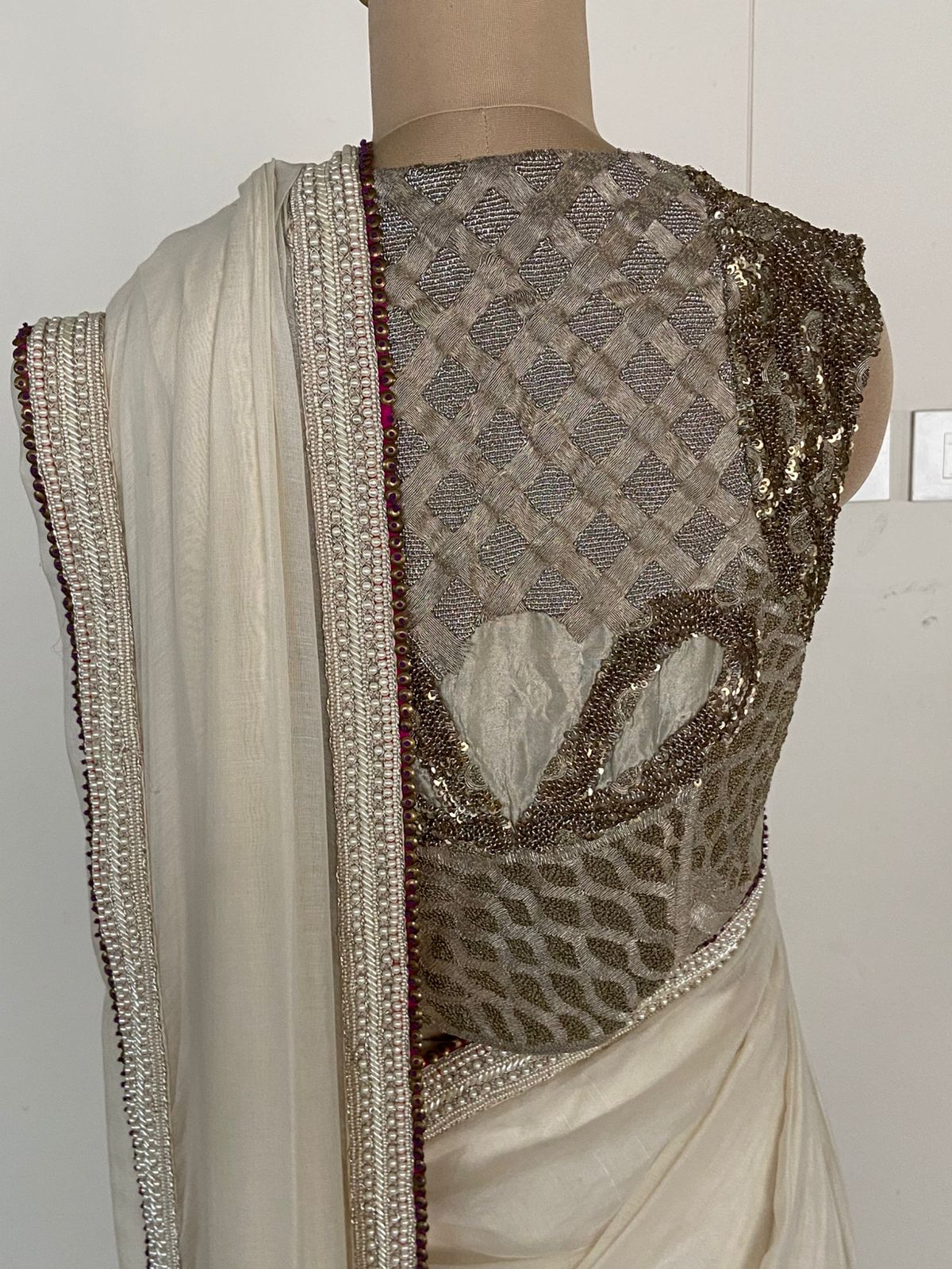 Anamika Khanna Ivory Embellished Saree Set - Image 6