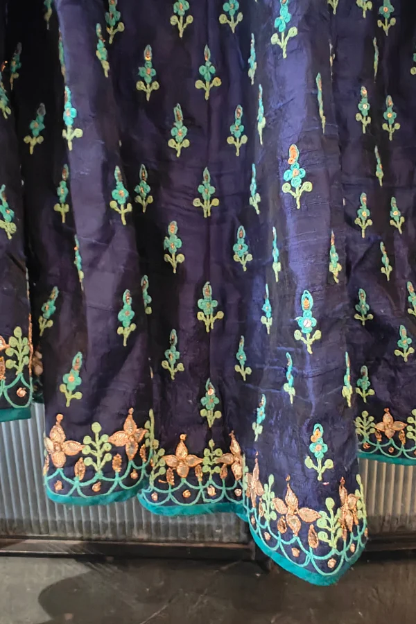 Anita dongre Blue silk lehenga - Image 4