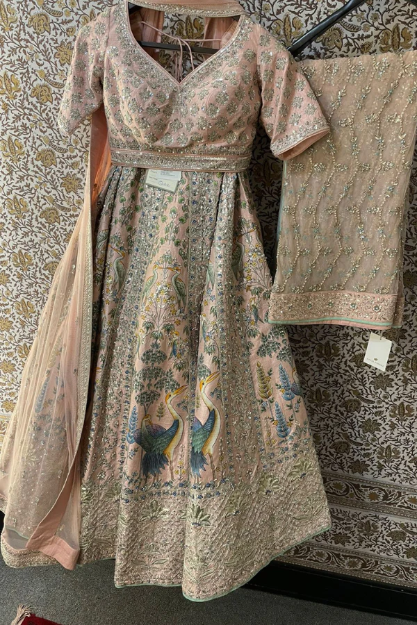 Anita Dongre Pink embroidered lehenga - Image 3