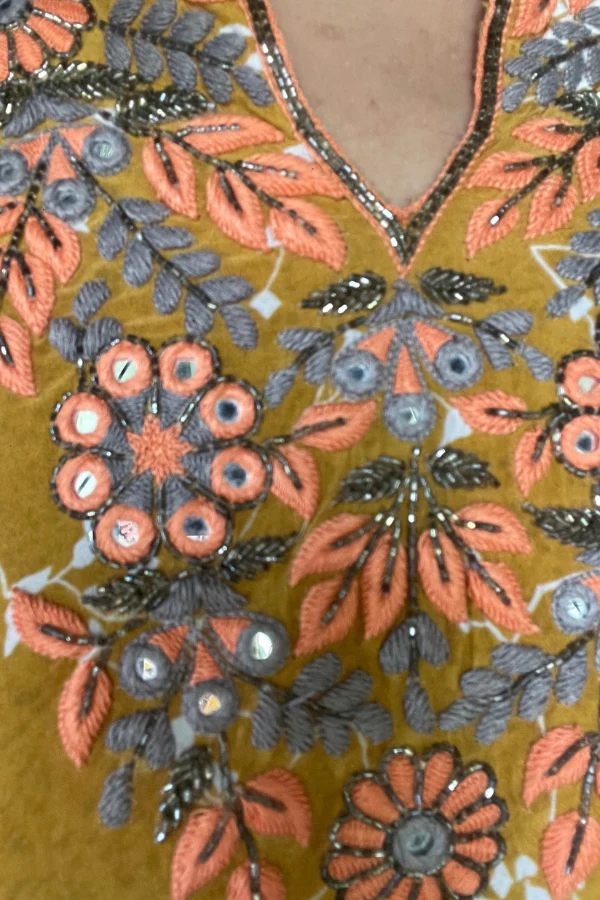 Arpita Mehta printed cape set - Image 3