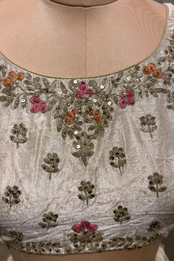 Beige embroidered lehenga set - Image 4