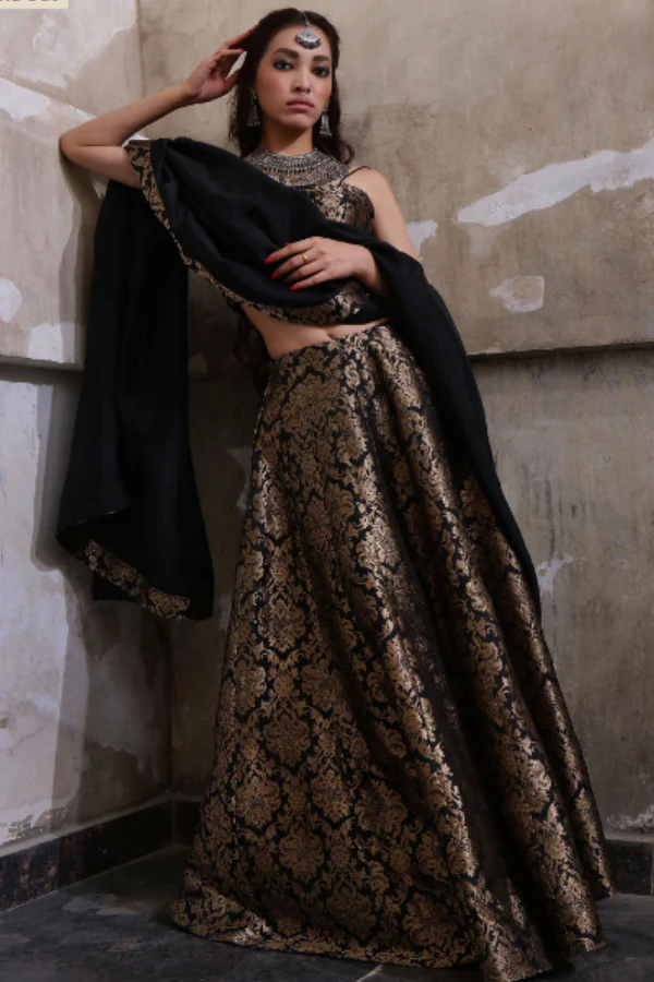 Black Banarsi lehenga set - Image 3