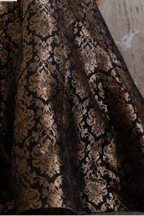 Black Banarsi lehenga set - Image 5