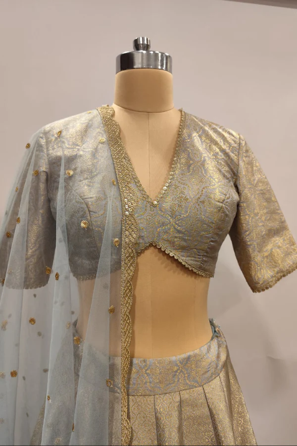 Blue banarsi lehenga set - Image 4