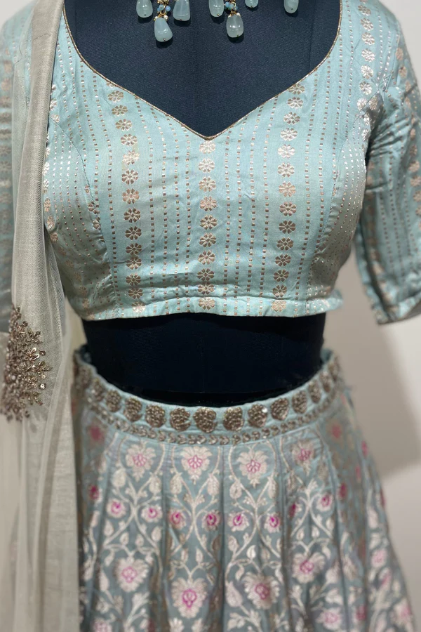 Blue banarsi lehenga set - Image 4
