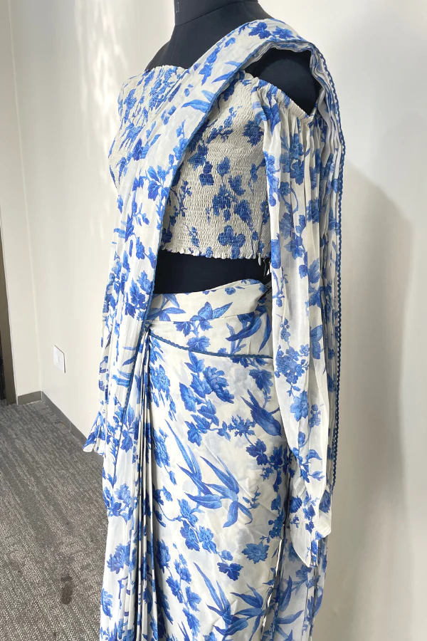 Blue floral printed pre stitched saree - Image 4