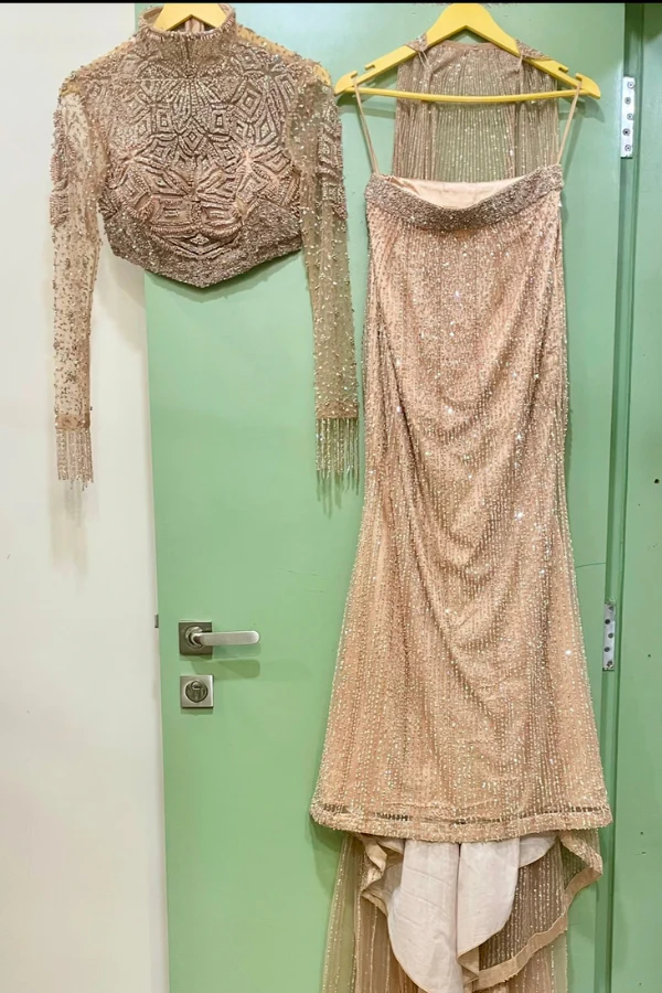 Bora Honey's embroidered top and skirt set with cape - Image 6