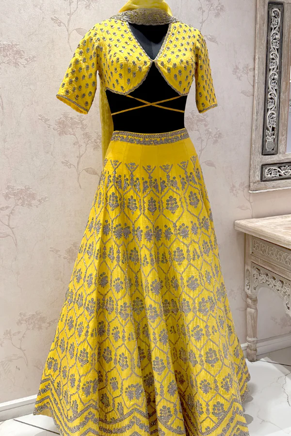 Breeze Sarna Lehenga set
