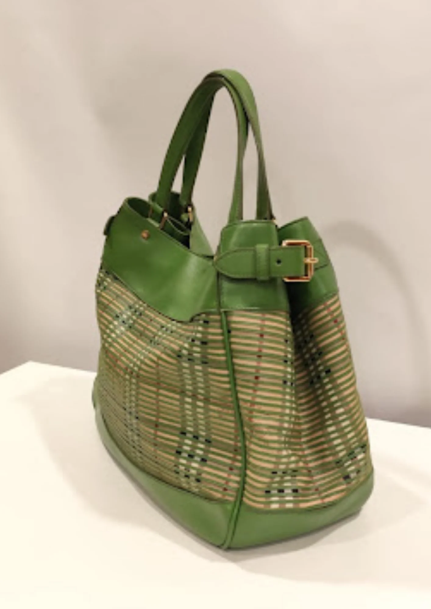 Burberry Haymarket Check Ravensdon Shoulder Bag - Image 3