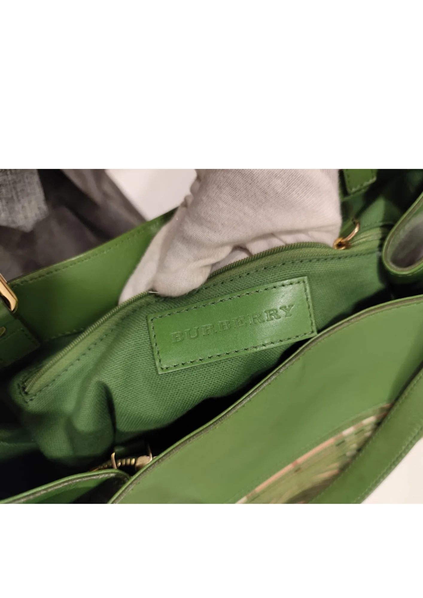Burberry Haymarket Check Ravensdon Shoulder Bag - Image 5