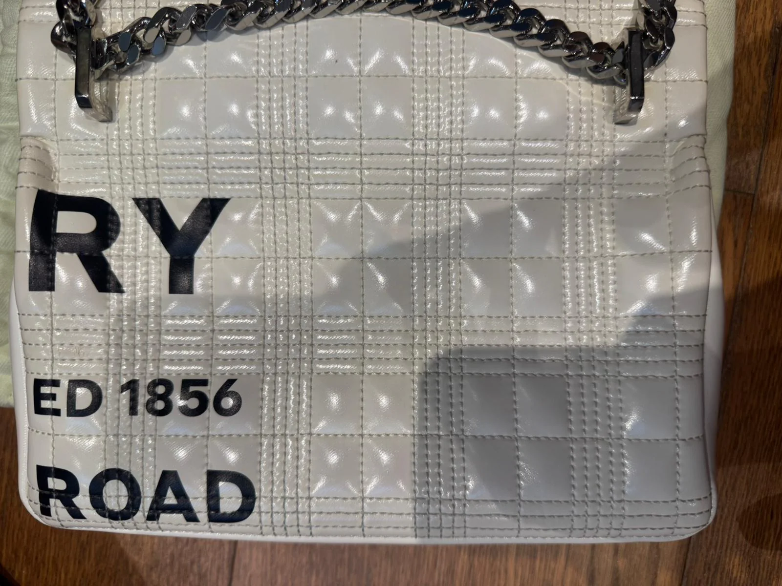 Burberry Lola quilted bag - Image 10