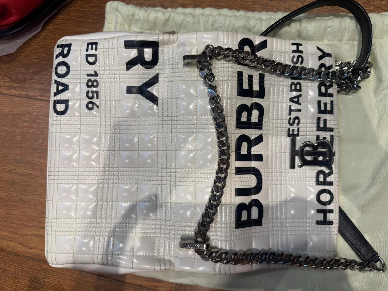 Burberry Lola quilted bag - Image 7