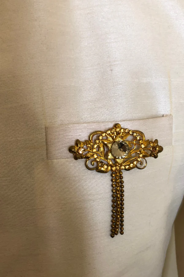 classic white sherwani with broach - Image 3