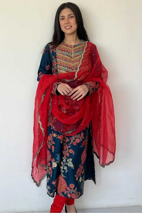 Debyani Embroidered Kurta Set