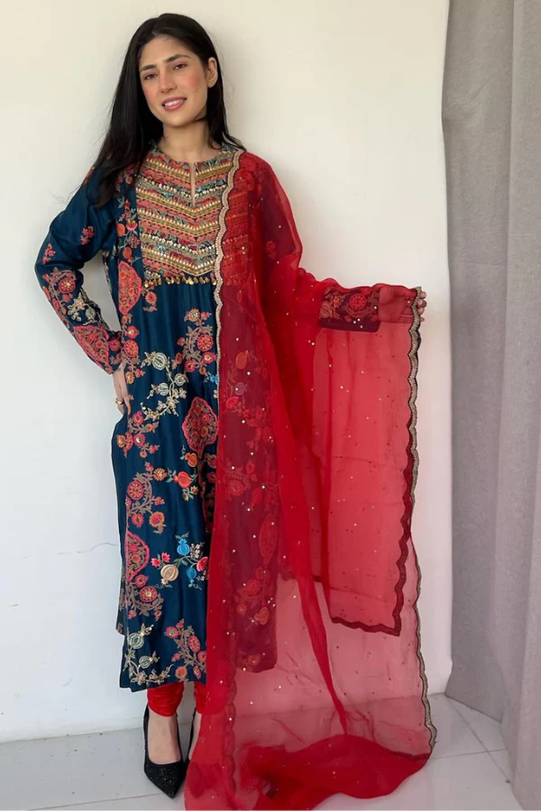 Debyani Embroidered Kurta Set - Image 2