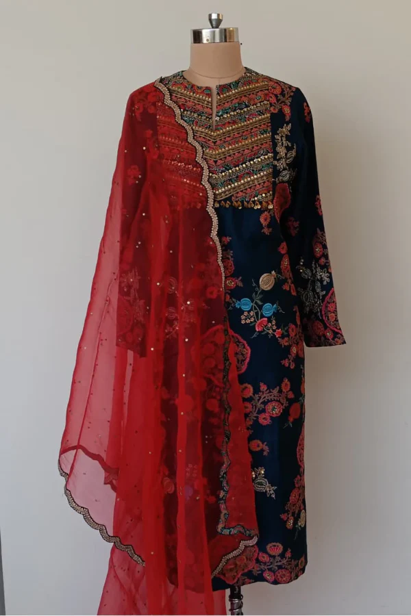 Debyani Embroidered Kurta Set - Image 3