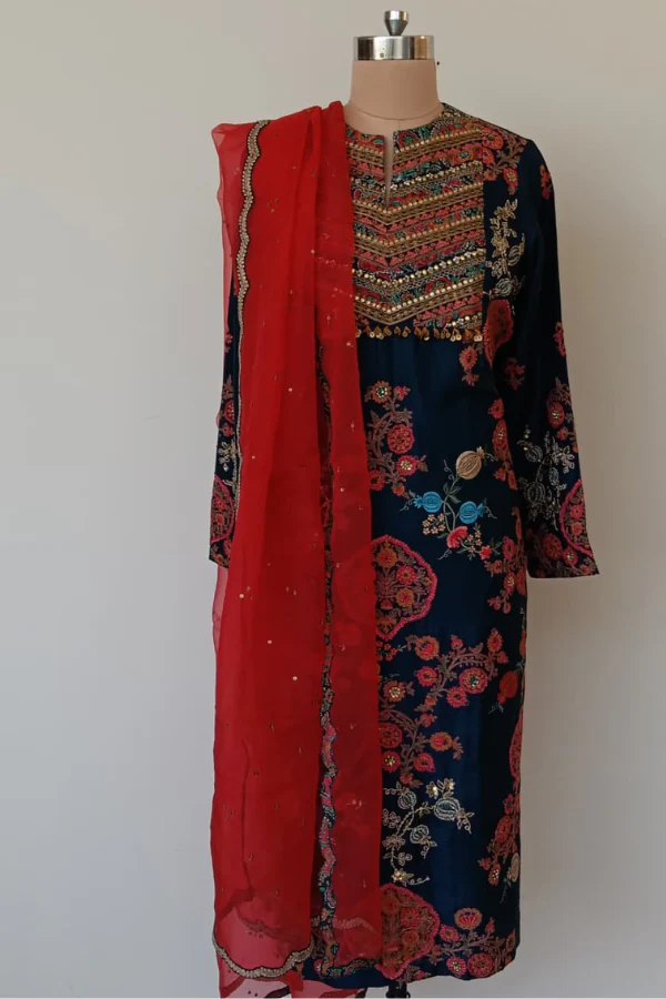 Debyani Embroidered Kurta Set - Image 4
