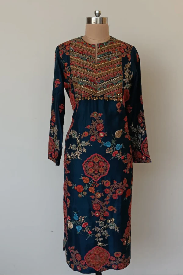 Debyani Embroidered Kurta Set - Image 5