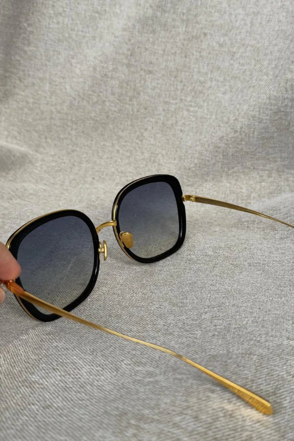 Oscar Dela Renta Sunglasses - Image 3