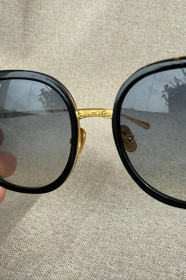 Oscar Dela Renta Sunglasses - Image 4