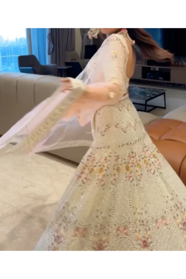 Elegant ivory lehenga set - Image 4