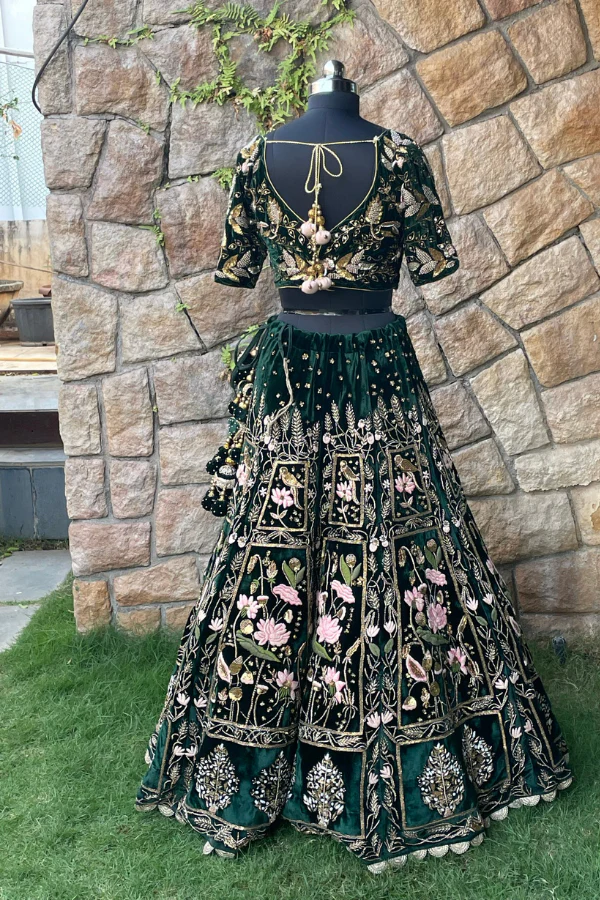 EMBRODERED VELVET LEHENGA SET - Image 4