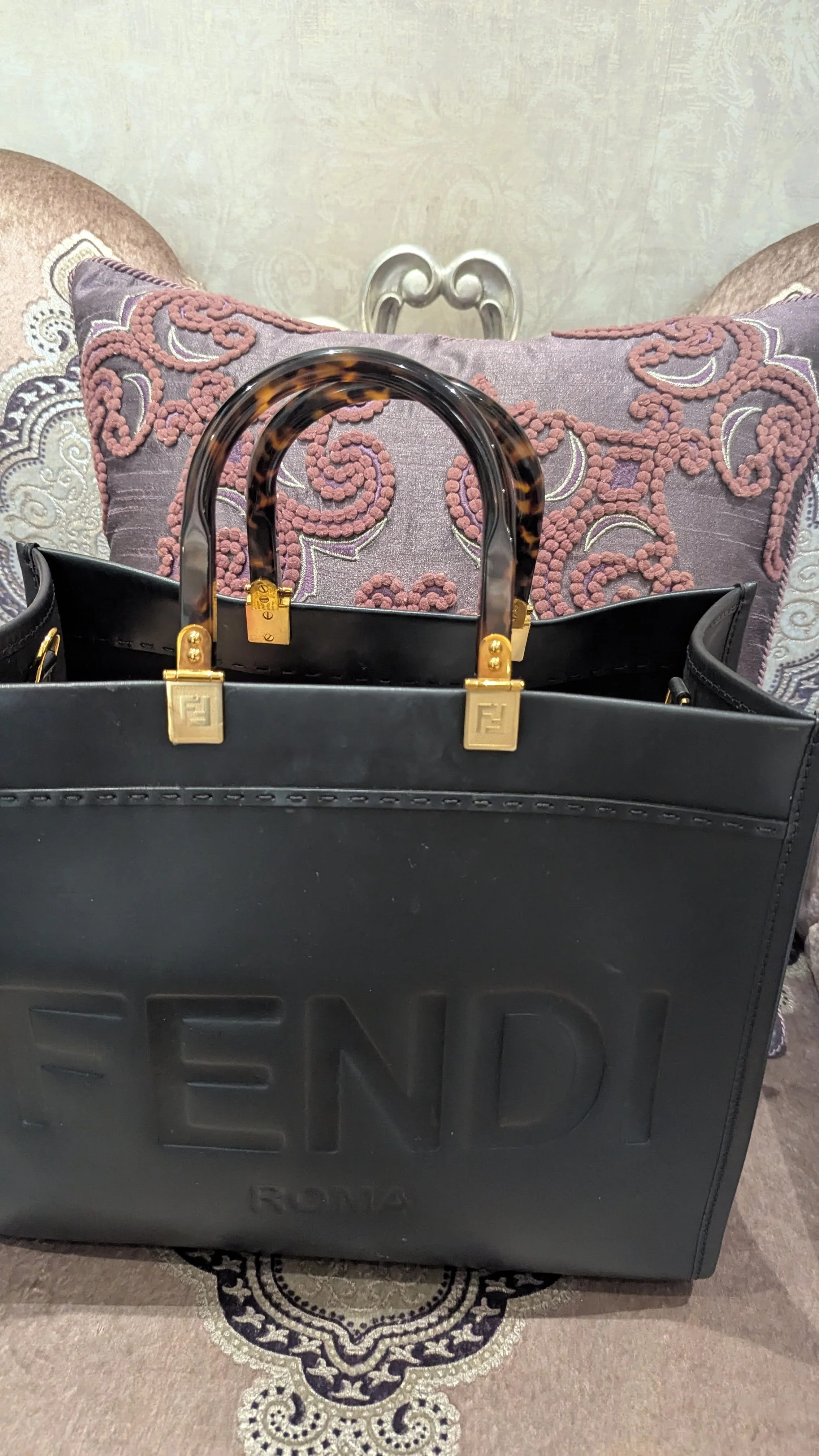 Fendi Sunshine Black leather shopper tote - Image 4