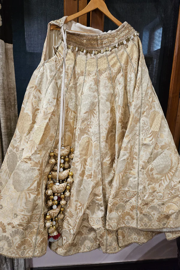 Gazal Gupta ivory banarasi lehenga - Image 4