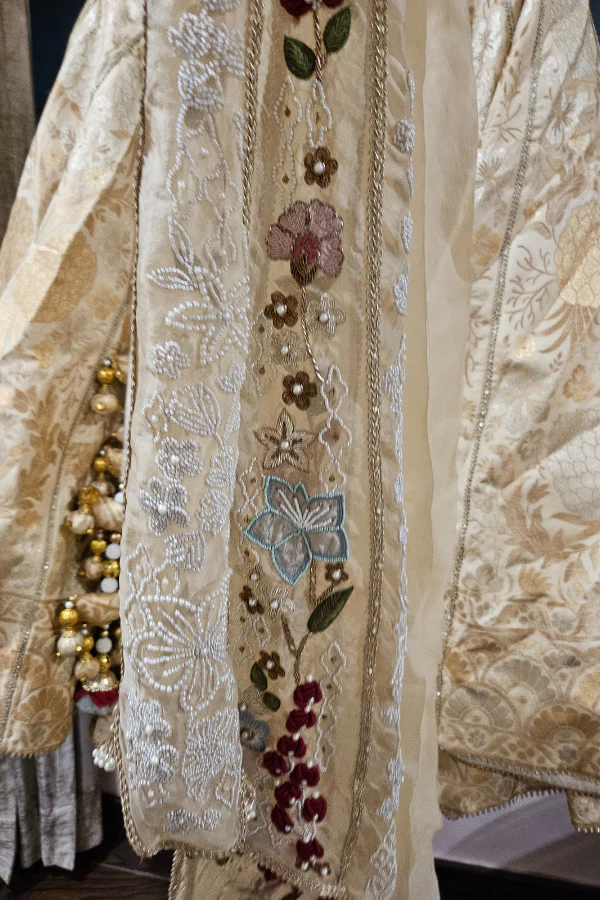 Gazal Gupta ivory banarasi lehenga - Image 7