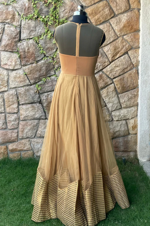GOLD GOWN - Image 3