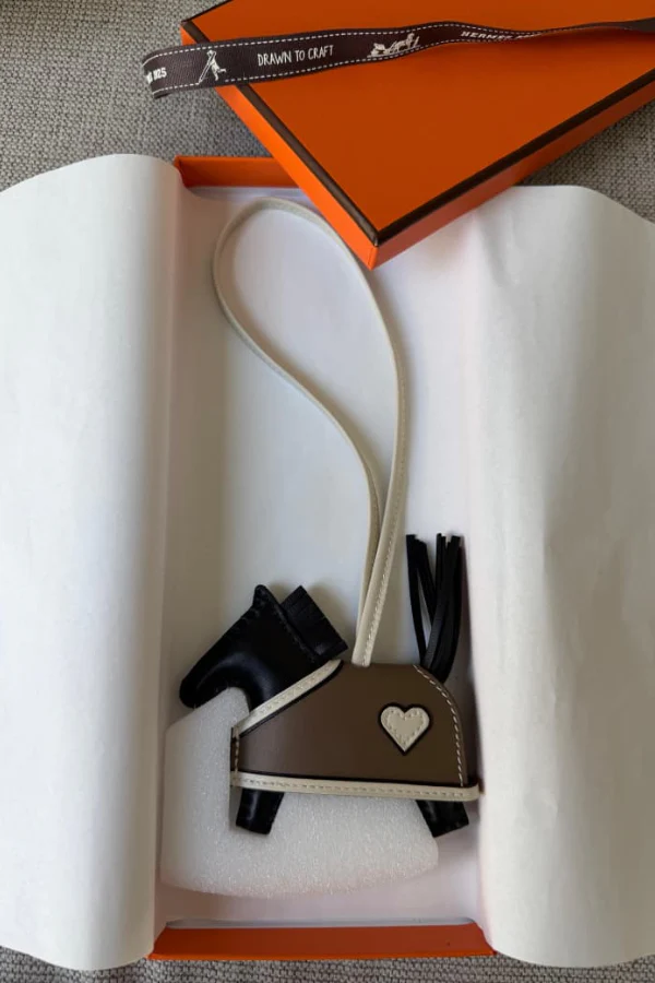 Hermes Rodeo pm rodeo aur coeur horse charm - Image 2