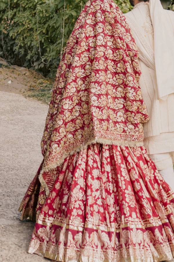 Hussain Rehaar Banarasi red lehenga set - Image 2