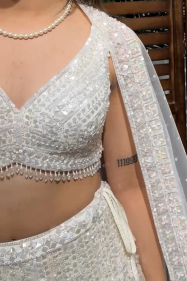 Ivory embellished lehenga set - Image 3
