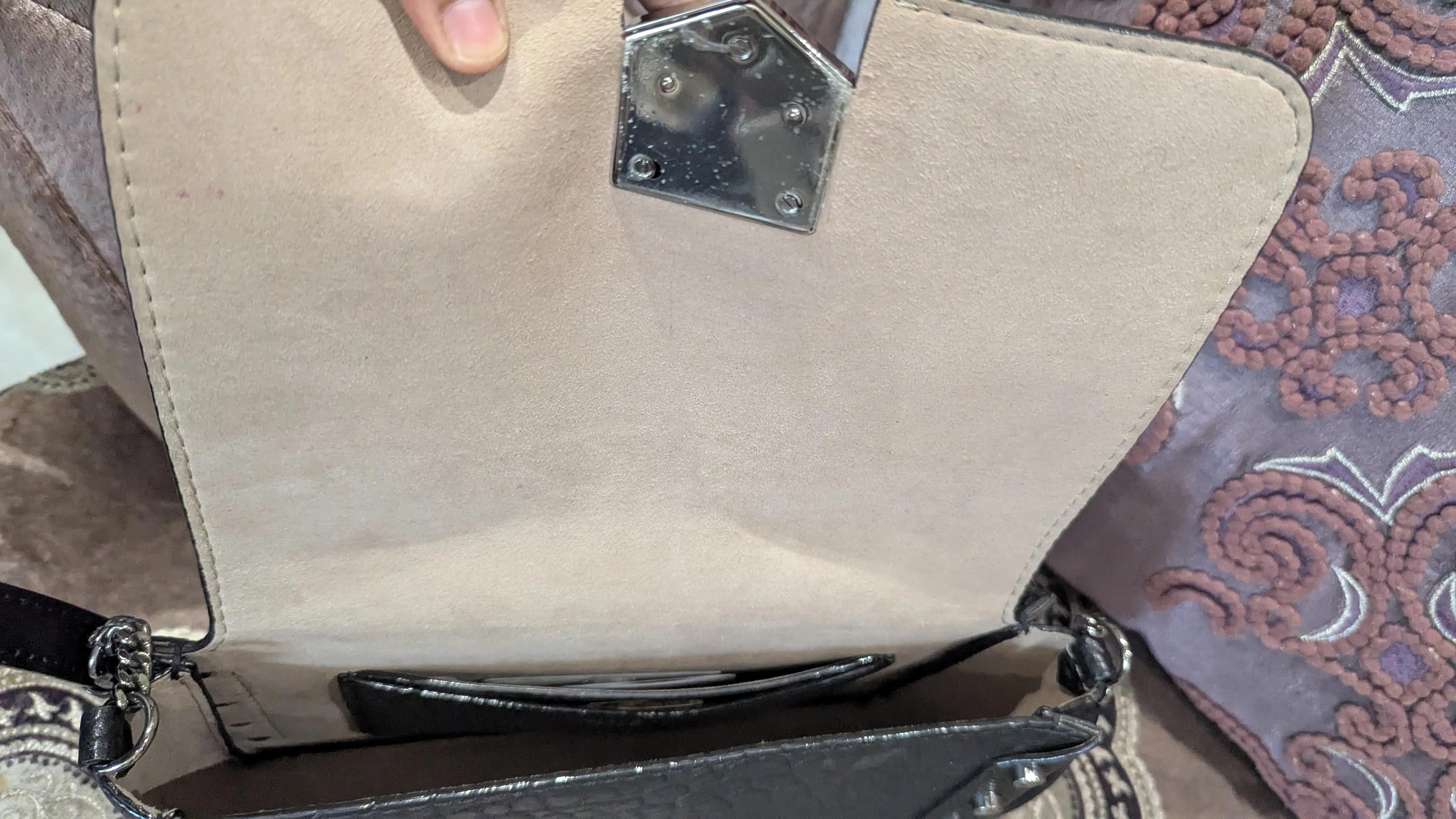 Jimmy Choo Lockett Grainy Leather Shoulder Bag - Image 10