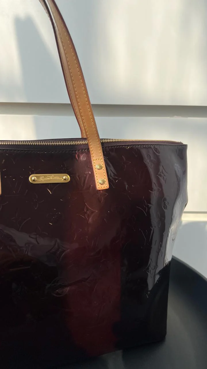 Louis Vuitton Amarante Vernis Monogram Bellevue Tote Bag - Image 10