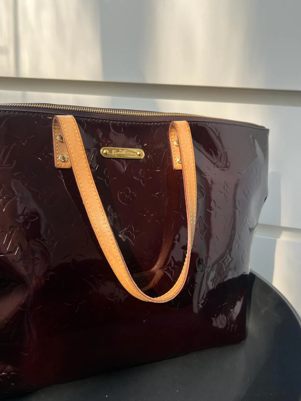 Louis Vuitton Amarante Vernis Monogram Bellevue Tote Bag - Image 5