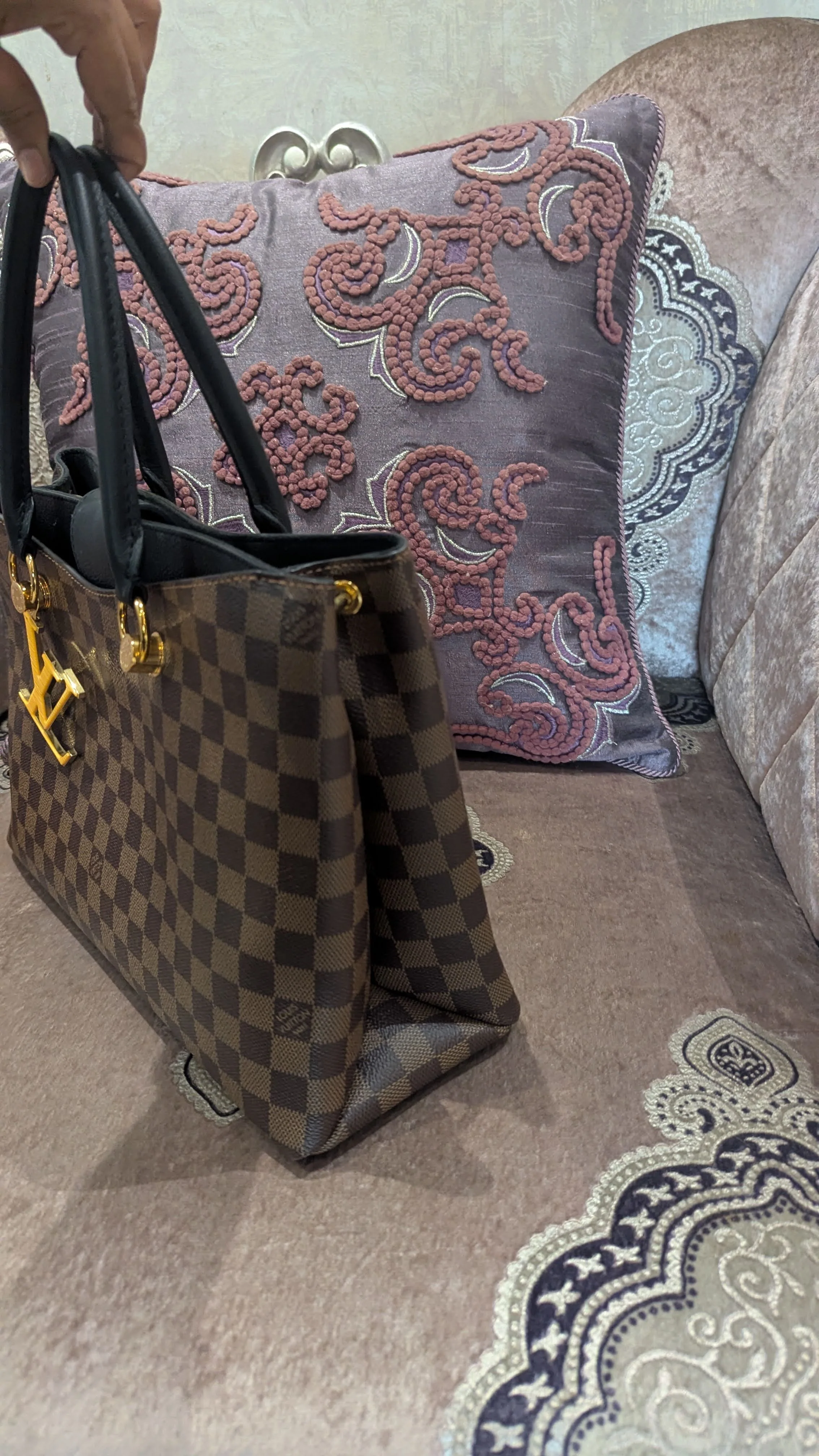 Louis Vuitton Damier Riverside Tote - Image 5