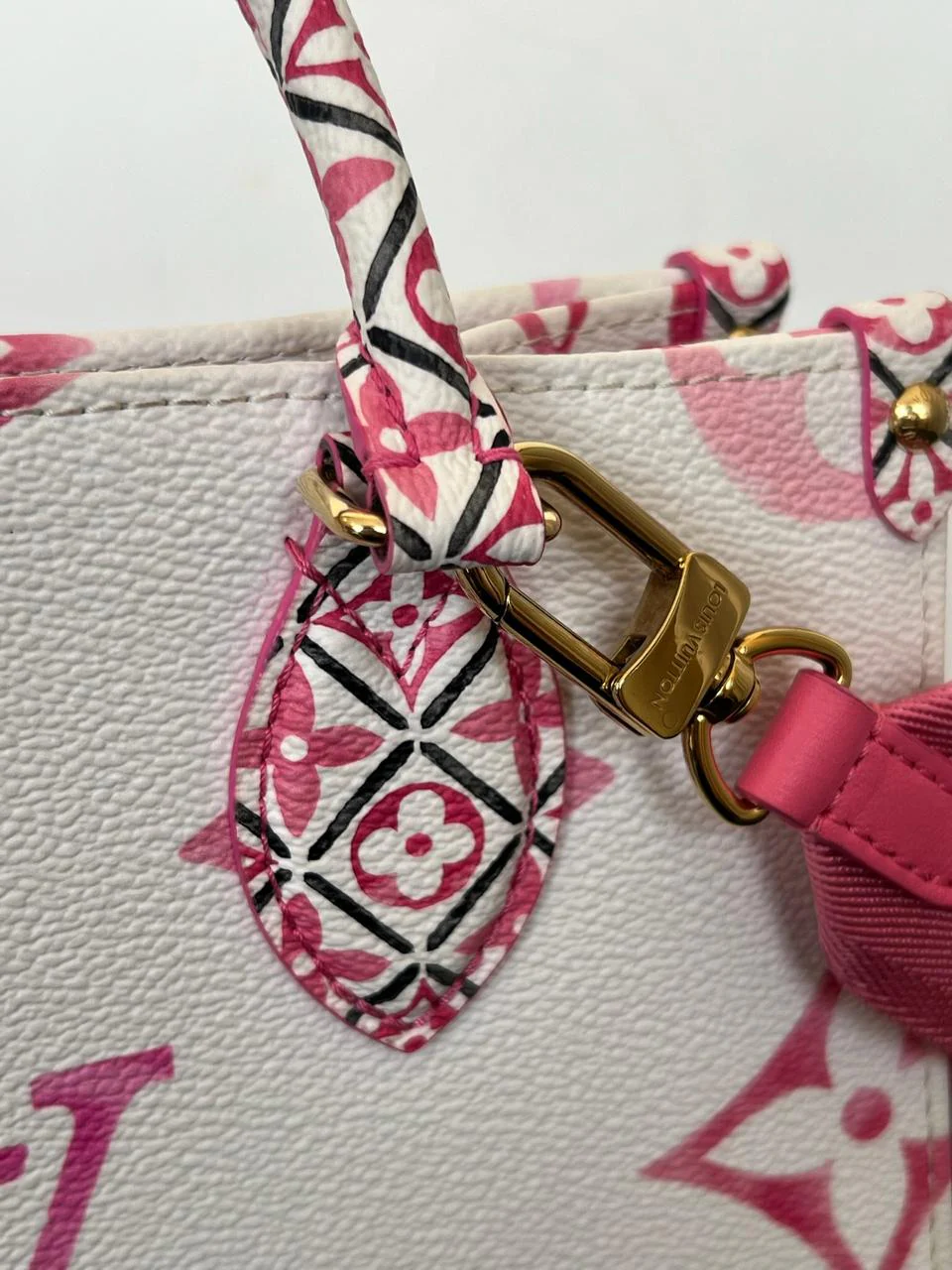 Louis Vuitton Monogram Giant âBy The Poolâ 2.0 OnTheGo PM - Image 13