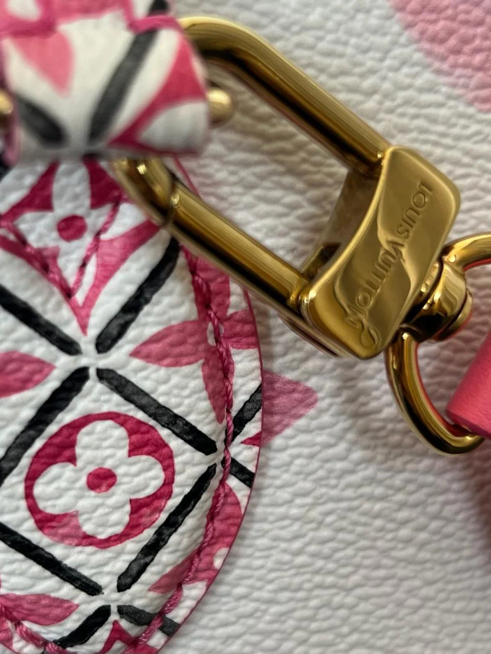 Louis Vuitton Monogram Giant âBy The Poolâ 2.0 OnTheGo PM - Image 14