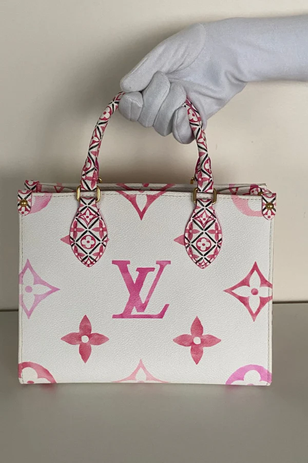 Louis Vuitton Monogram Giant âBy The Poolâ 2.0 OnTheGo PM - Image 4