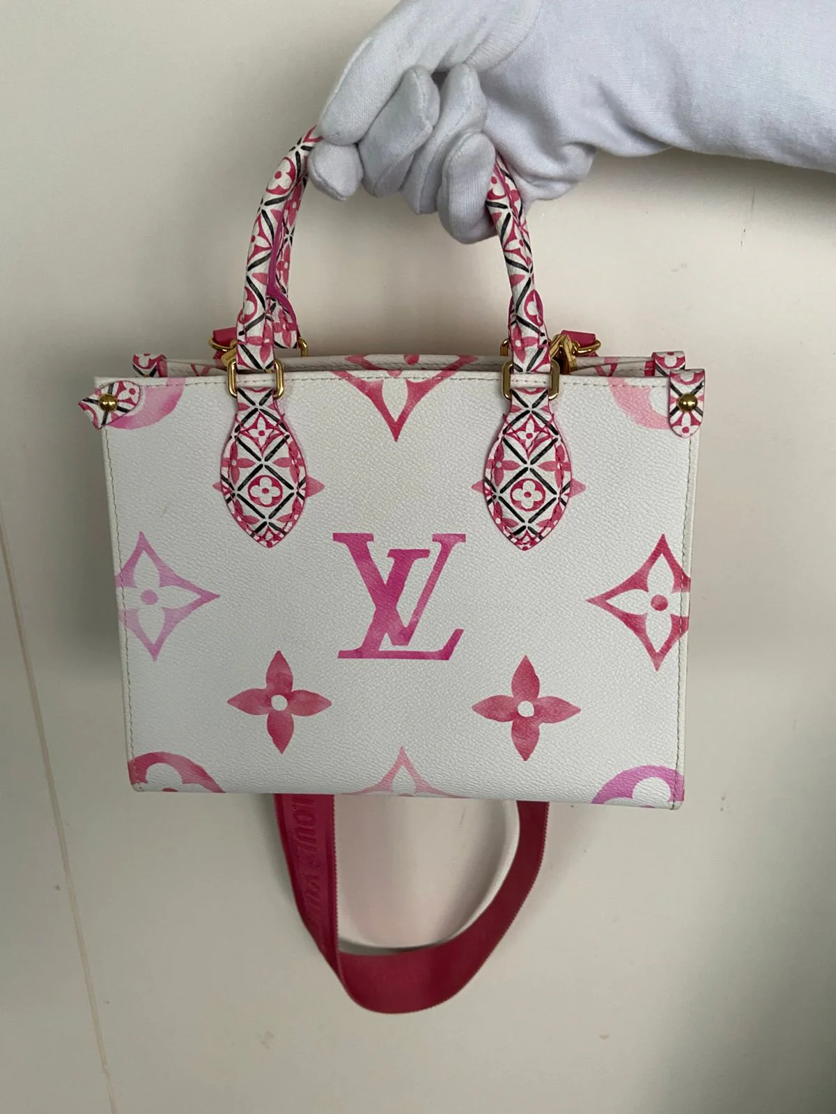Louis Vuitton Monogram Giant âBy The Poolâ 2.0 OnTheGo PM - Image 6