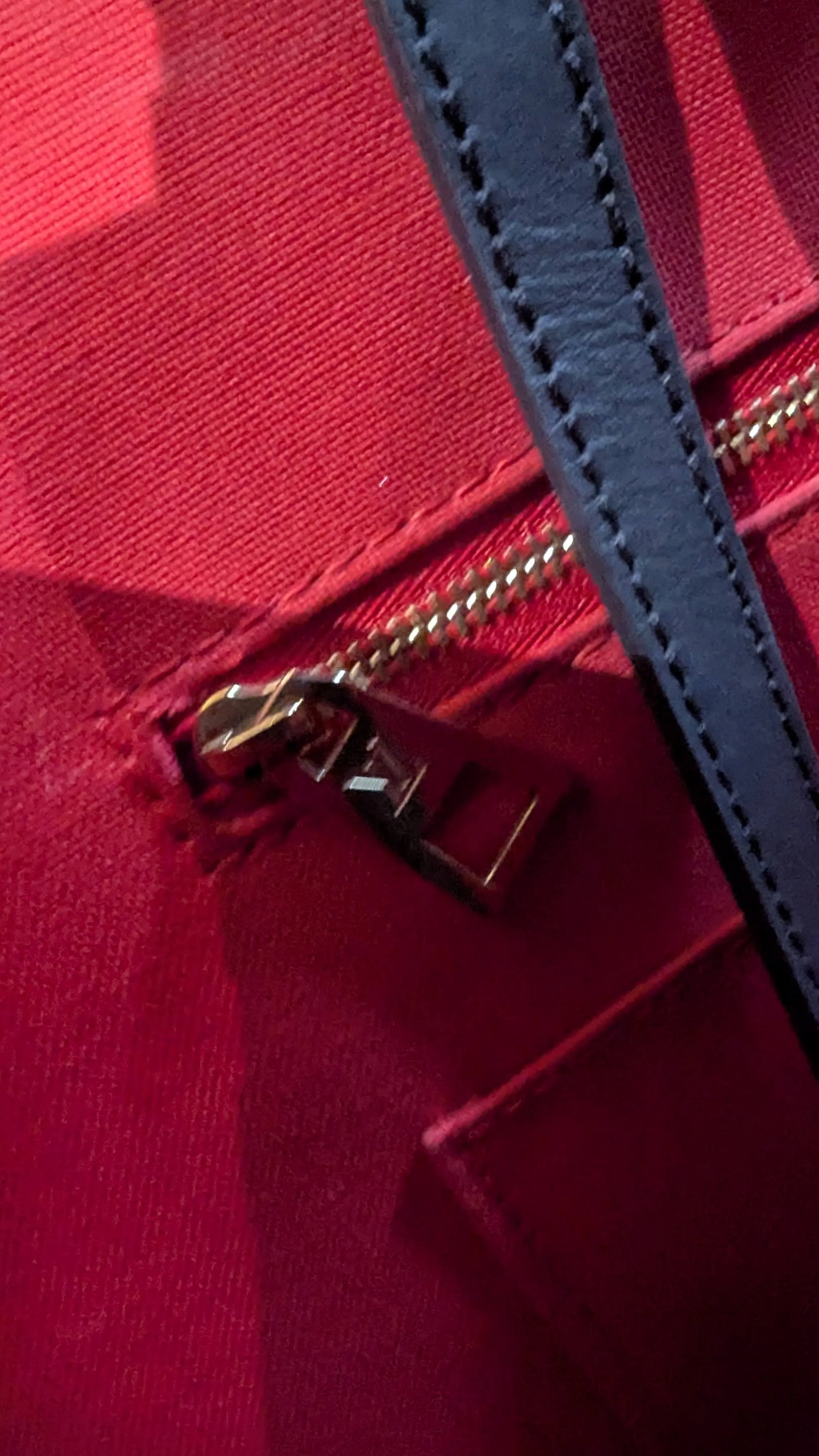 Louis Vuitton Monogram On the Go - Image 13