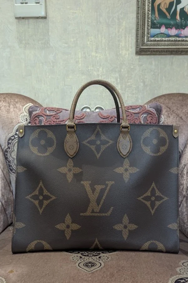 Louis Vuitton Monogram On the Go - Image 4