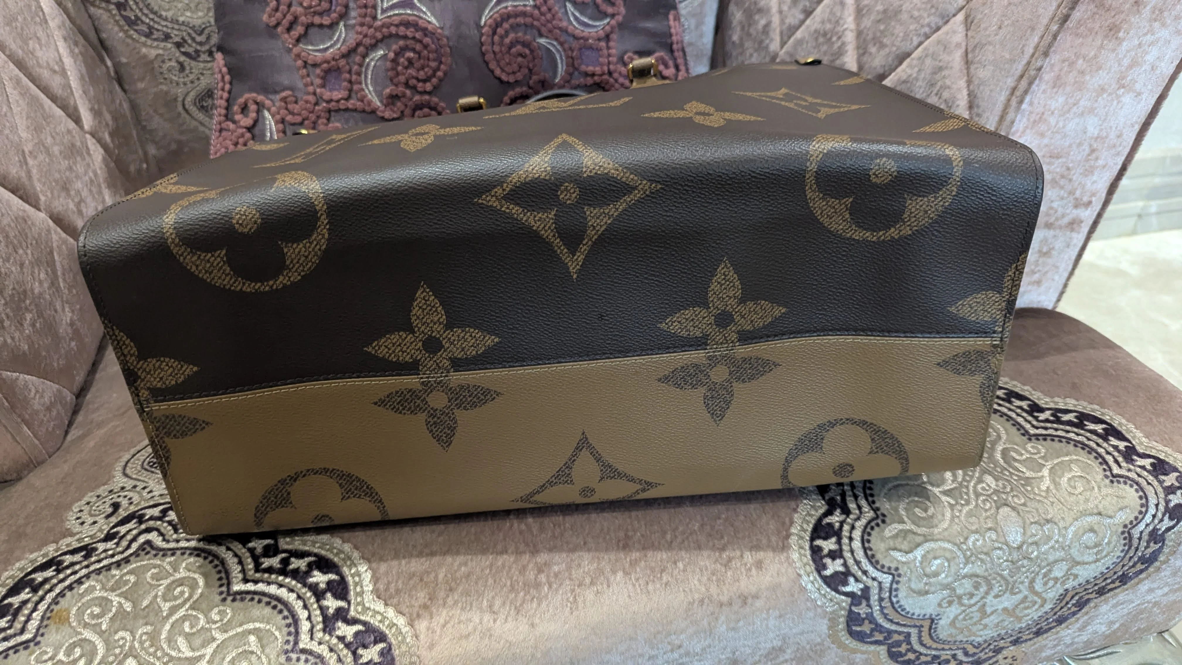 Louis Vuitton Monogram On the Go - Image 9