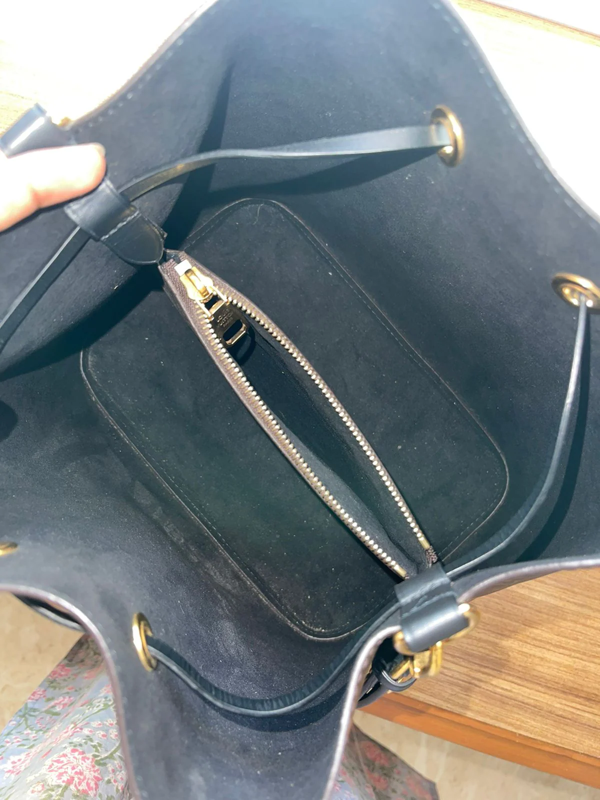 Louis Vuitton NéoNoé MM Bucket Bag - Image 11