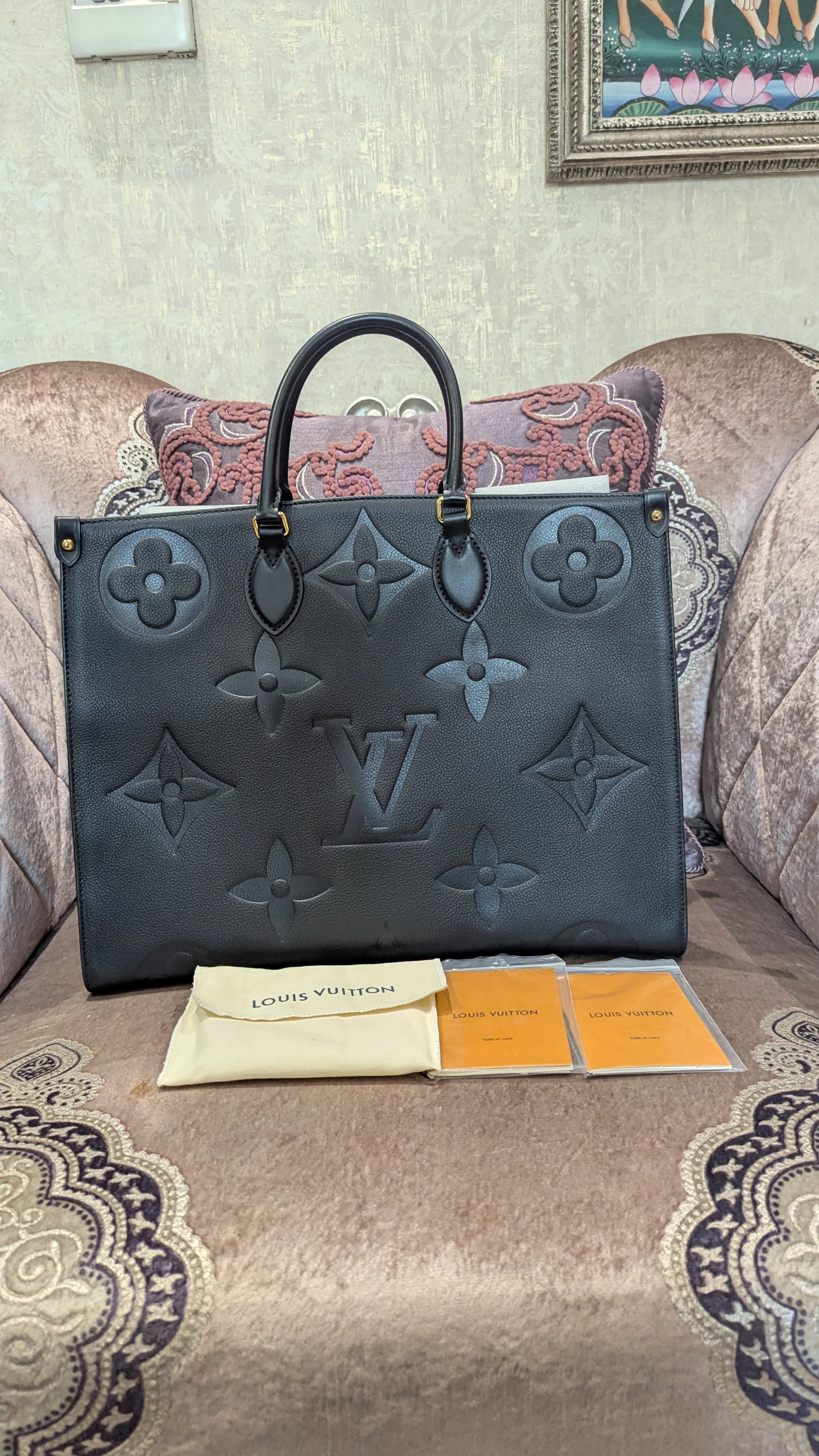 Louis Vuitton On The Go Tote - Image 4
