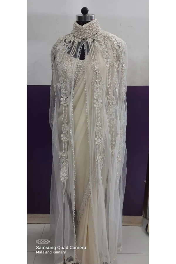 MALA AND KINNARY Ivory Georgette Embroidered Saree Set - Image 4