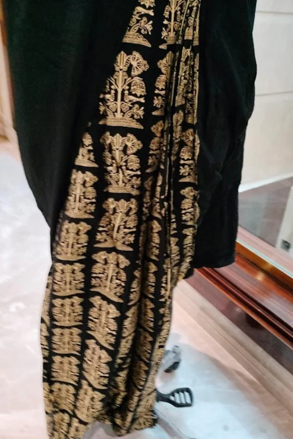 Masaba Black Bunch Of Birds Crinkle Gota Sari - Image 3